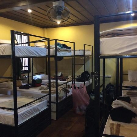 Central Backpacker Hostel Luang Prabang Zewnętrze zdjęcie